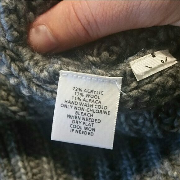 Ann Taylor LOFT Grey&black Sweater size medium - Picture 3 of 3